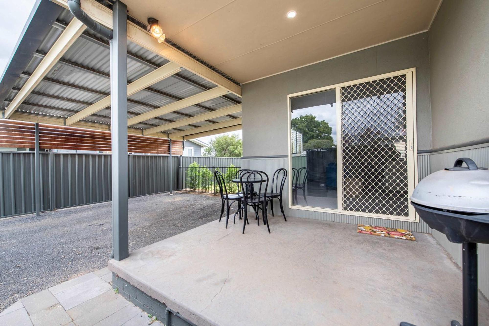 South Dubbo Hideaway - Pet Friendly Βίλα Εξωτερικό φωτογραφία